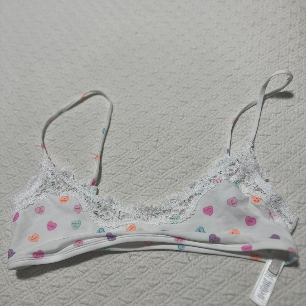 SKIMS Pink and White Lace Trim Bralette